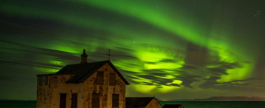 Islande en hiver : j&rsquo;ai chassé les aurores boréales pendant 5 nuits (résultat spectaculaire)