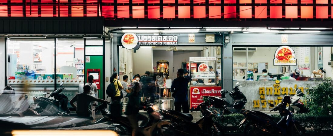 Les marchés de nuit en Thaïlande : guide complet pour une immersion locale