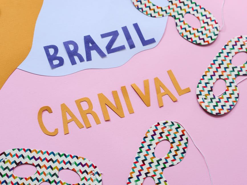 Masques colorés traditionnels du carnaval brésilien